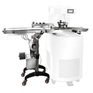 Odkladacia plocha s glazúrou pre temperovací stroj