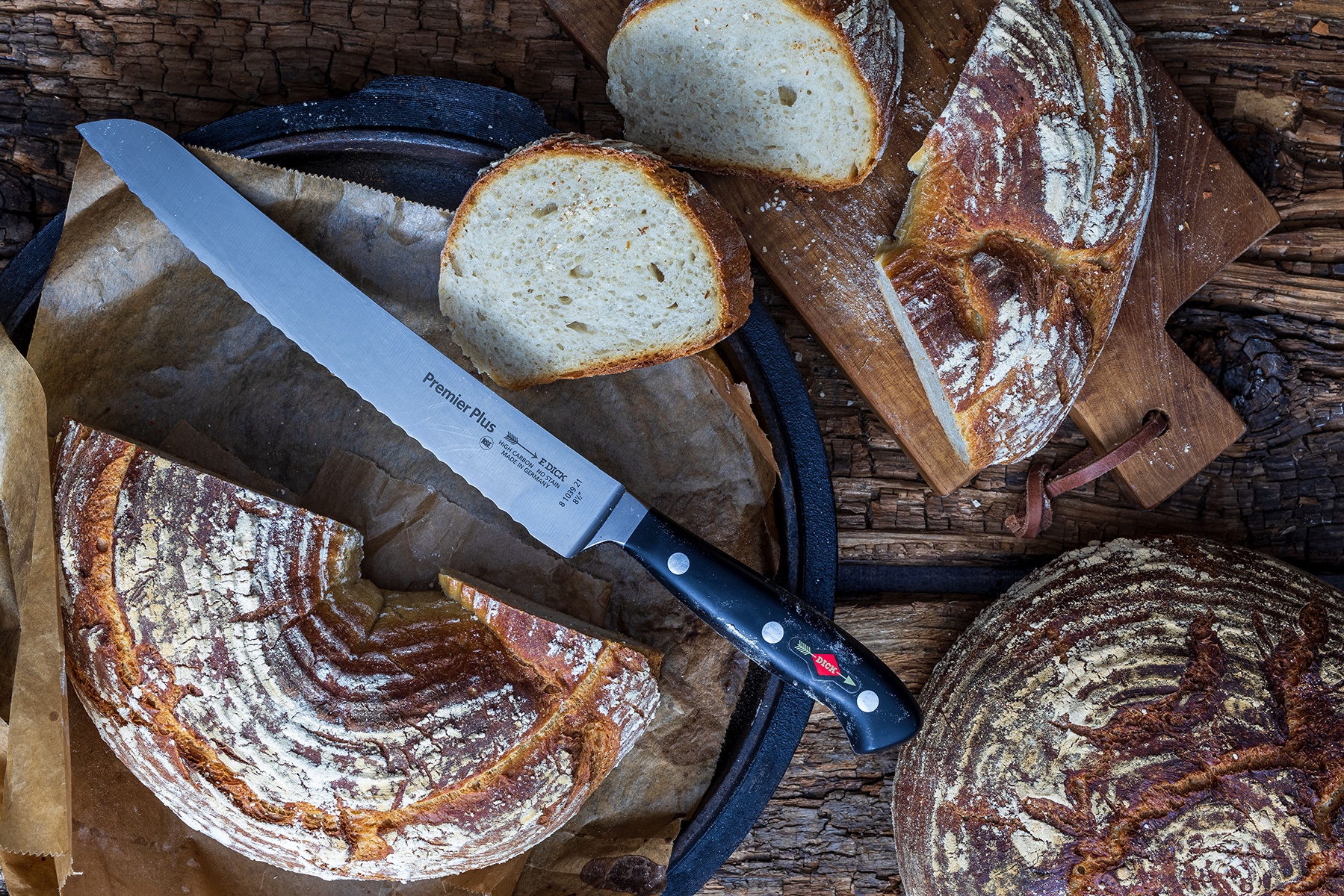 Profesionálny nôž na chlieb – kovaný, vlnitý výbrus čepele, dĺžka 21 cm – Obrázok 3