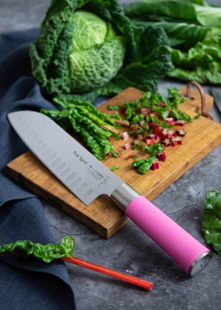 Japonský kovaný kuchársky nôž — Santoku so špeciálnym výbrusom, Dick séria PINK SPIRIT, dĺžka 18 cm – Obrázok 3